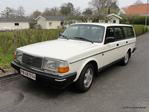 1993' Volvo 240 GL