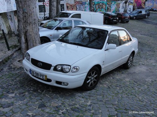 2000' Toyota Corolla
