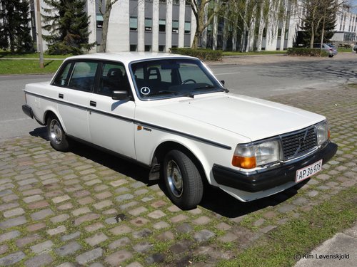 1984' Volvo 240 GL