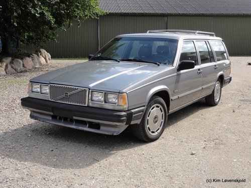1989' Volvo 740 GLE (US model)
