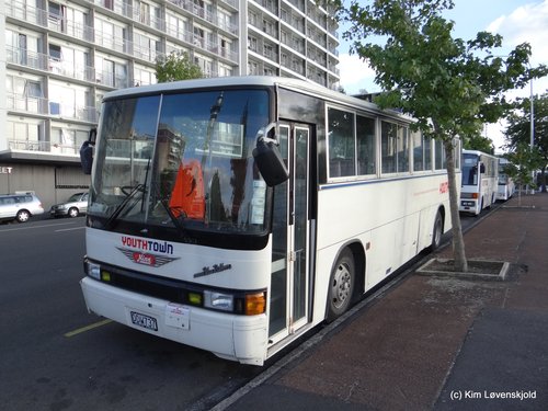 1989' Hino Blue Ribbon