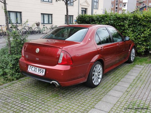 2004' MG ZS