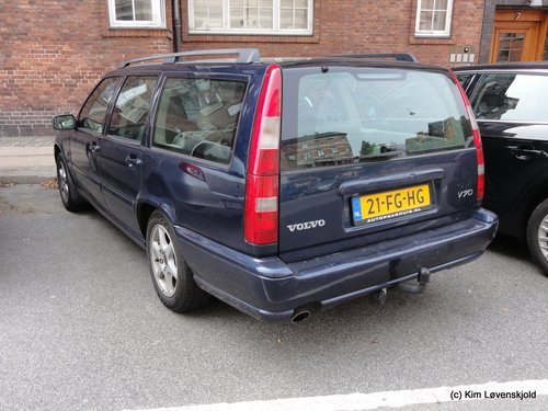 2000' Volvo V70