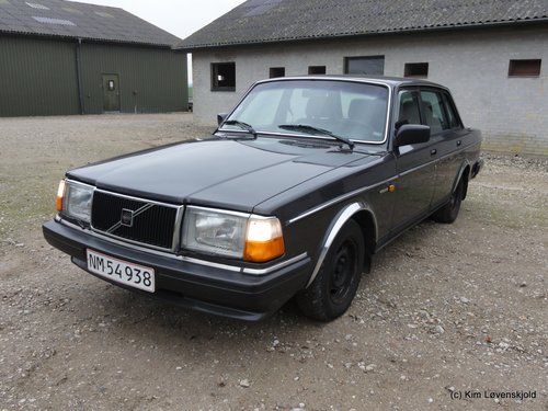 1989' Volvo 240 GL (MY88)
