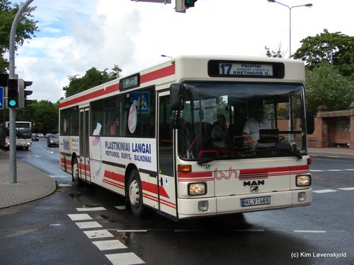 1990' MAN SU242