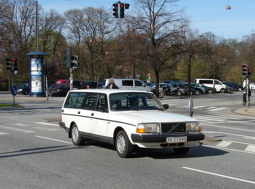 1990' Volvo 240 GL 2,3