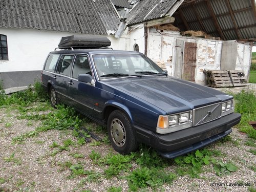 1988' Volvo 740GLE (US model)