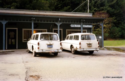 2 x Volvo Amazon