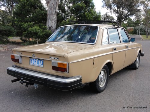 1977' Volvo 244 DL