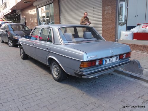 Mercedes 200D W123