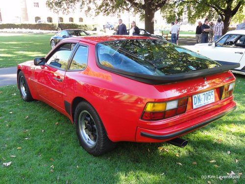 Porsche 944