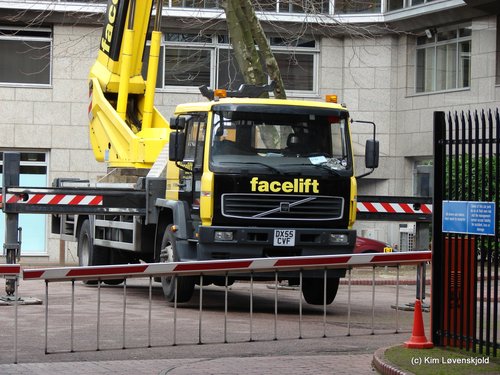 2005' Volvo FL220