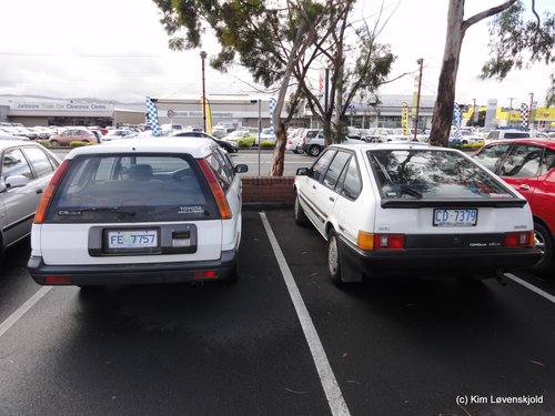 2x Toyota Corolla