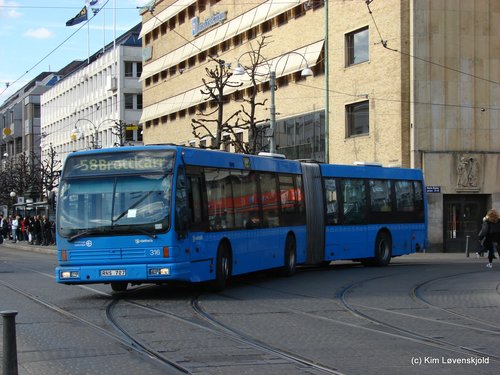 2000' Den Oudsten B93