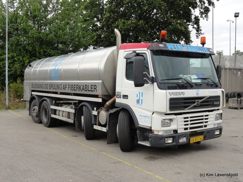 2000' Volvo FM12