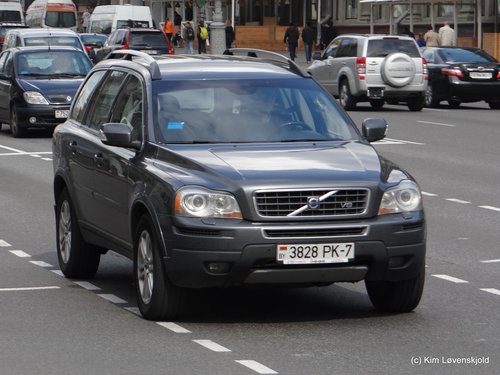 Volvo XC90 V8