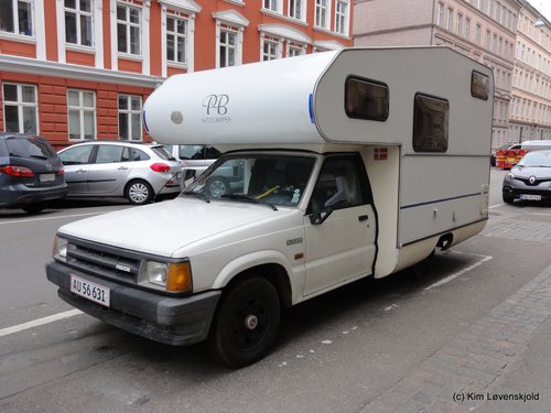 1990' Mazda B2000