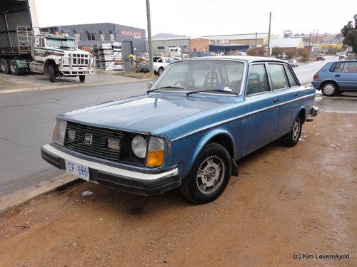 1977' Volvo 244 GL