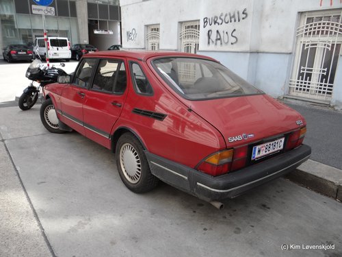 SAAB 900i
