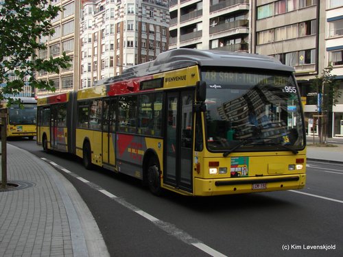 2003' Van Hool AG300
