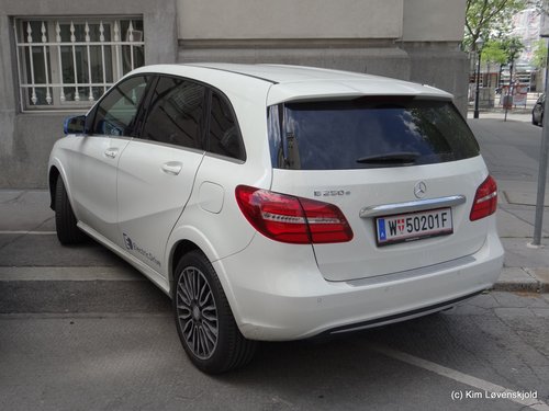 Mercedes B250e