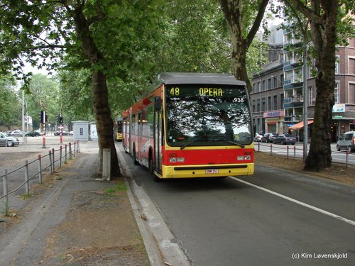 2003' Van Hool AG300