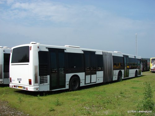 1998' Den Oudsten B93
