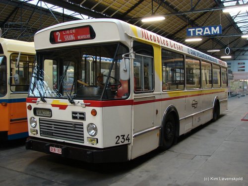 Van Hool A120