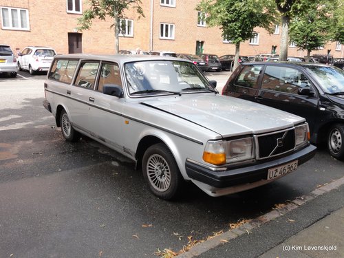 1988' Volvo 240 DL (MY87)