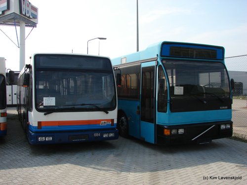 Den Oudsten B93 & Berkhof ST2000