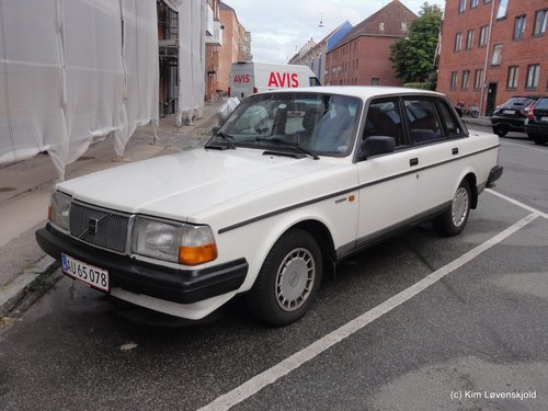 1987' Volvo 240 DL