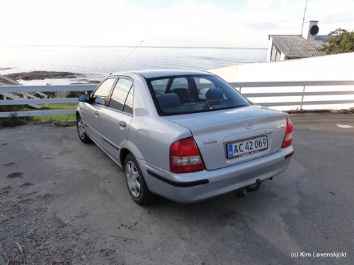1999' Mazda 323