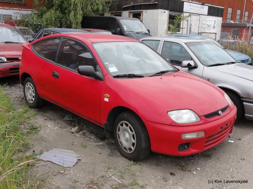 1996' Mazda 323