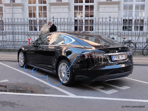 2015' Tesla S 90D