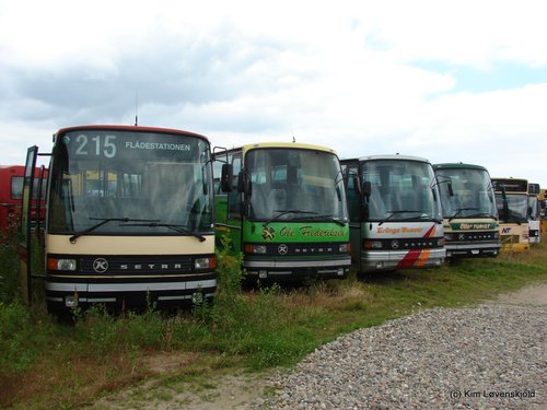 Setra S215