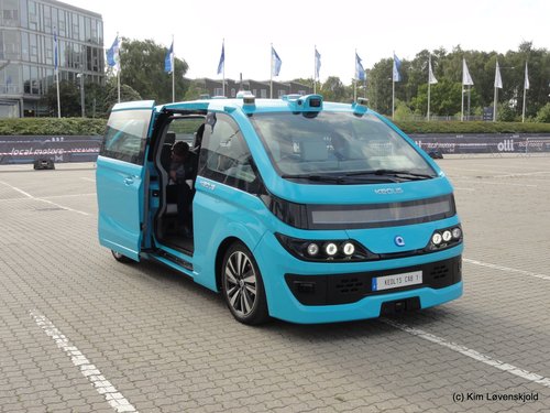 Driverless minibus