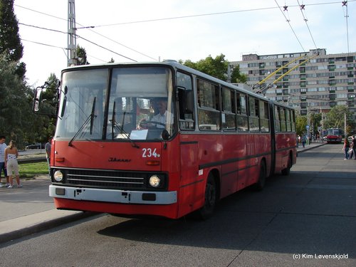 Ikarus 280T