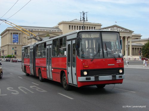 Ikarus 280T