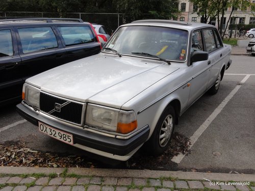 1986' Volvo 240 GL