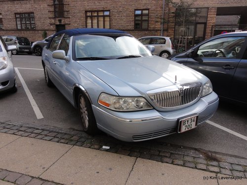2005' Lincoln Town Car