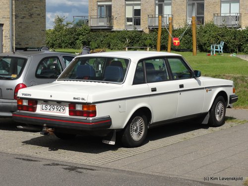 1985' Volvo 240 GL