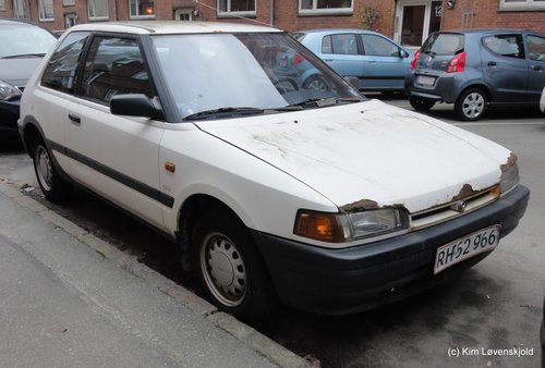 1995' Mazda 323
