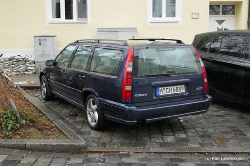 2000' Volvo V70