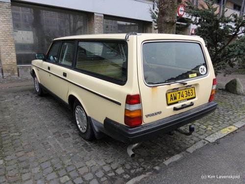 1986' Volvo 240 Van