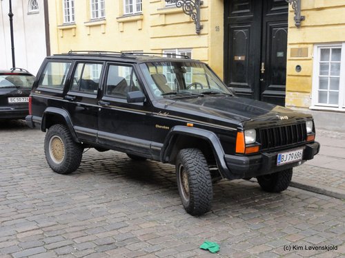 1989' Chrysler Jeep Cherokee