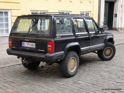 1989' Chrysler Jeep Cherokee