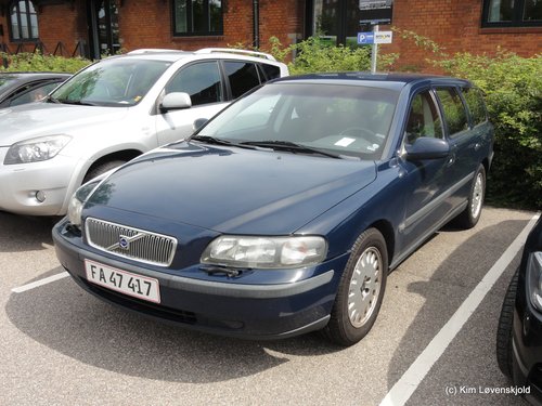 2000' Volvo V70