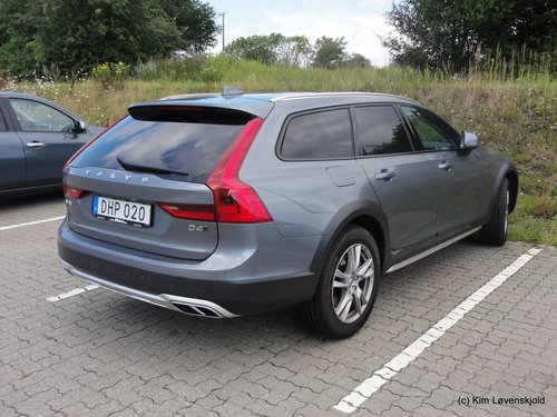 2017' Volvo V90 Cross Country 2,4 D4 AWD (MY18)