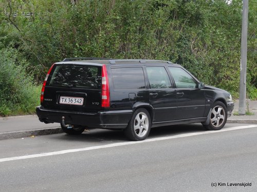 2000' Volvo V70