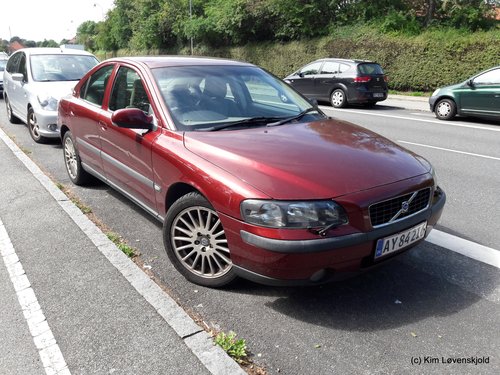 2002' Volvo S60 T5 (RHD)